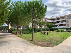 appartement à la location -   13100  AIX-EN-PROVENCE, surface 31 m2 location appartement - APR750572